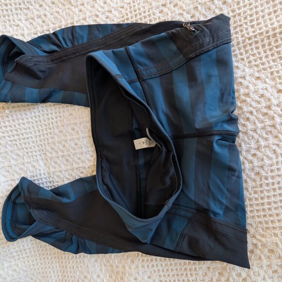 Lululemon size 4 - Picture 2 of 3
